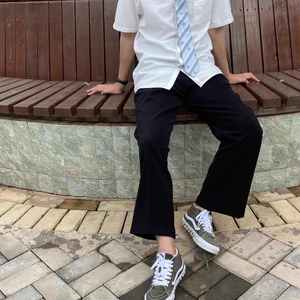 美女脱掉内裤让男人插射视频
